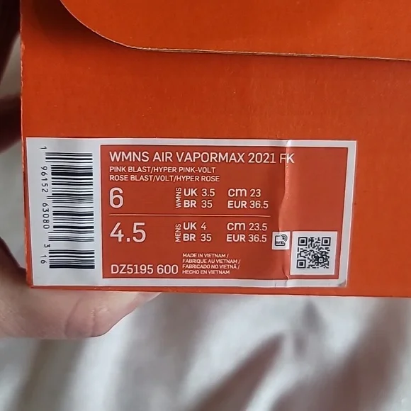 Womans Air Vapormax 2021 size 6 NWT - Picture 9 of 9